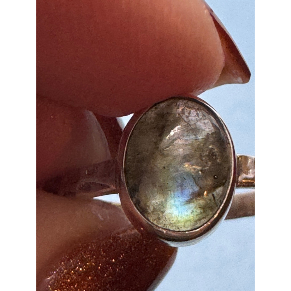 Silver Gray Iridescent Labradorite Ring Size 8 - image 4